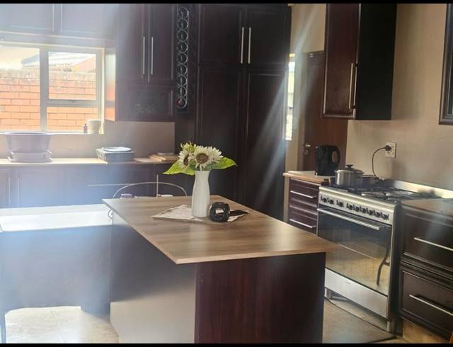 3 BEDROOM HOUSE FOR SALE IN ARBORETUM